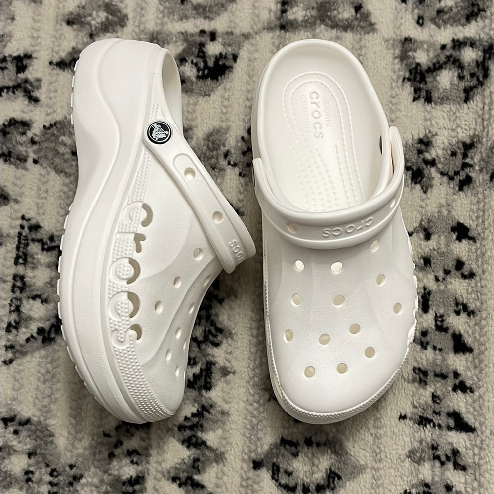 Platform Crocs white